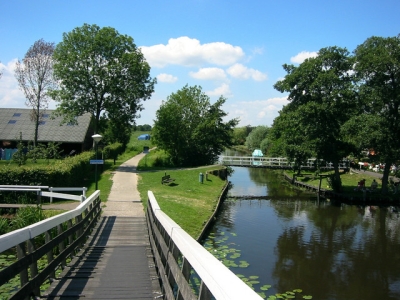 dwarsgracht giethoorn brug