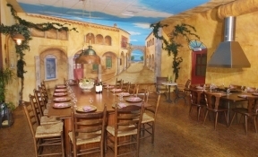 羊角村小天鹅餐厅 20 号桌的壁画